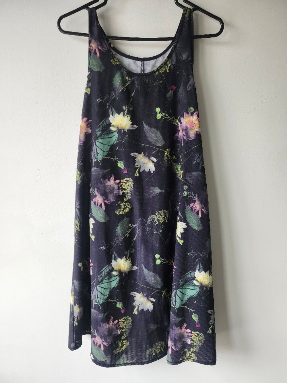 Oiselle Breezy Botanical Floral Technical Sheer Fabric Tank Dress w Pockets - Picture 3 of 16